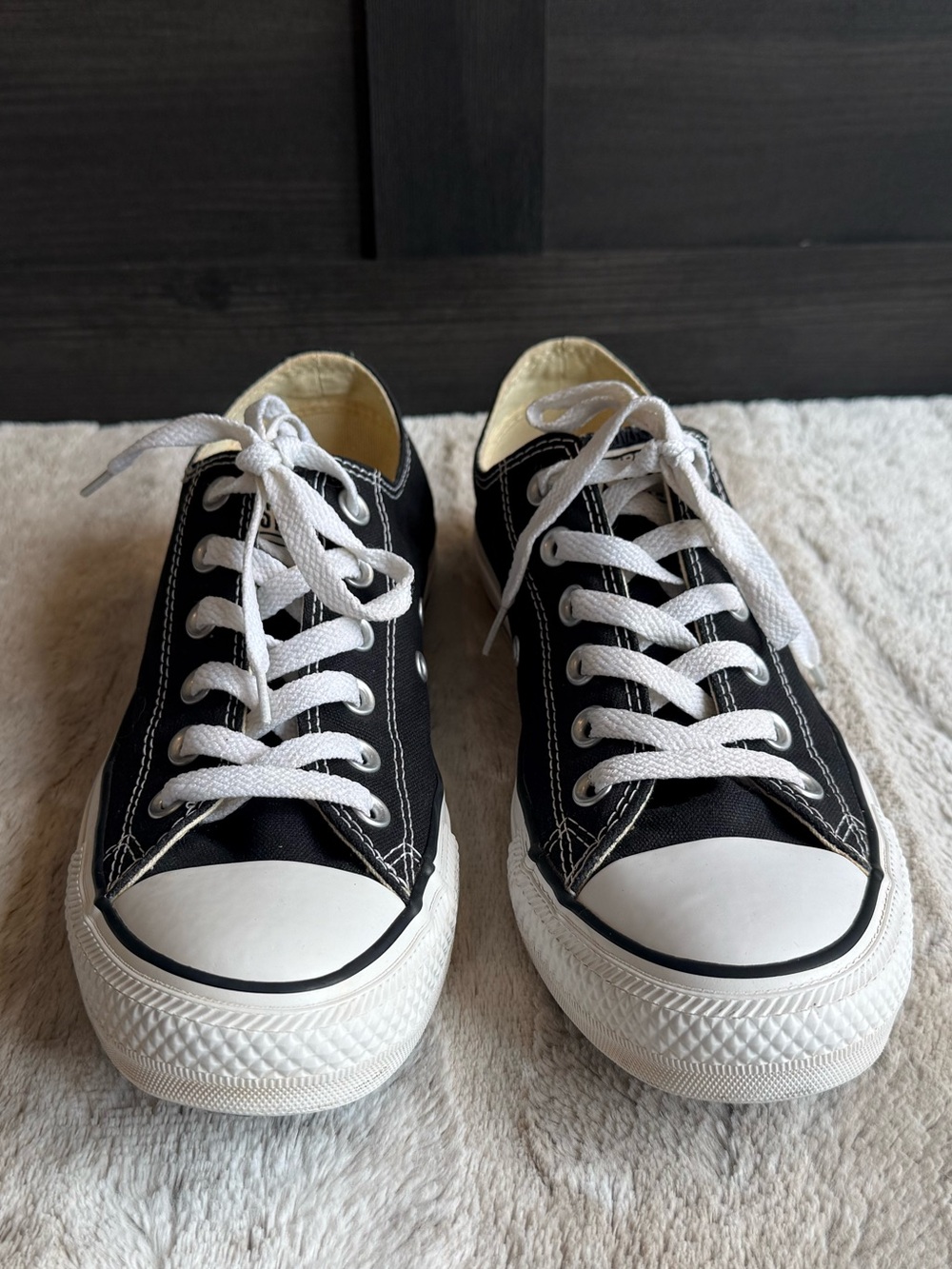 Converse Chuck Taylor All Star Low Top in Black & White Sneaker Size 8 - Picture 4 of 10